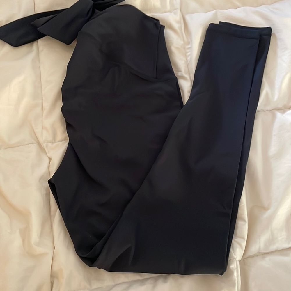 New Astoria leggings size M